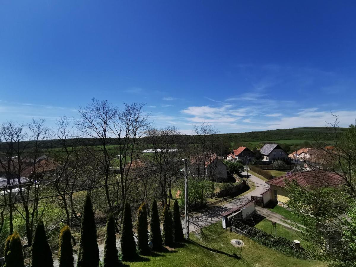 Sokristaly Vendeghaz Hotel Demjen Exterior photo